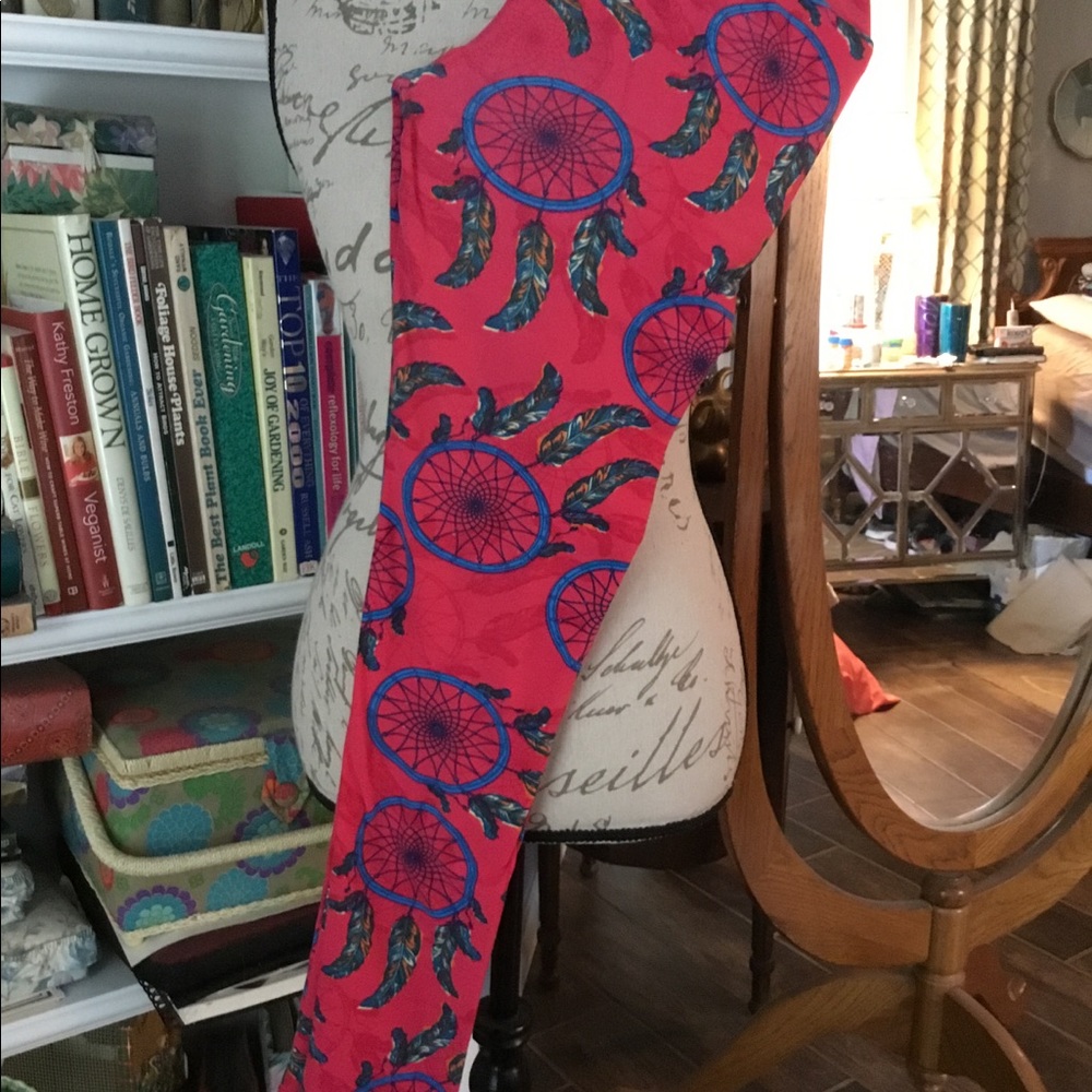 LuLaRoe OS dream catcher leggings - Picture 2 of 4